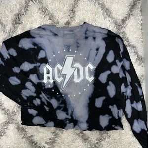 Cropped band long sleeved tshirt